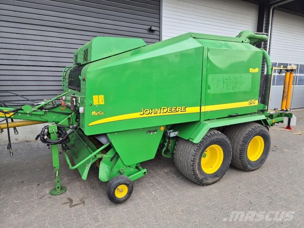 John Deere 678 Round Balers