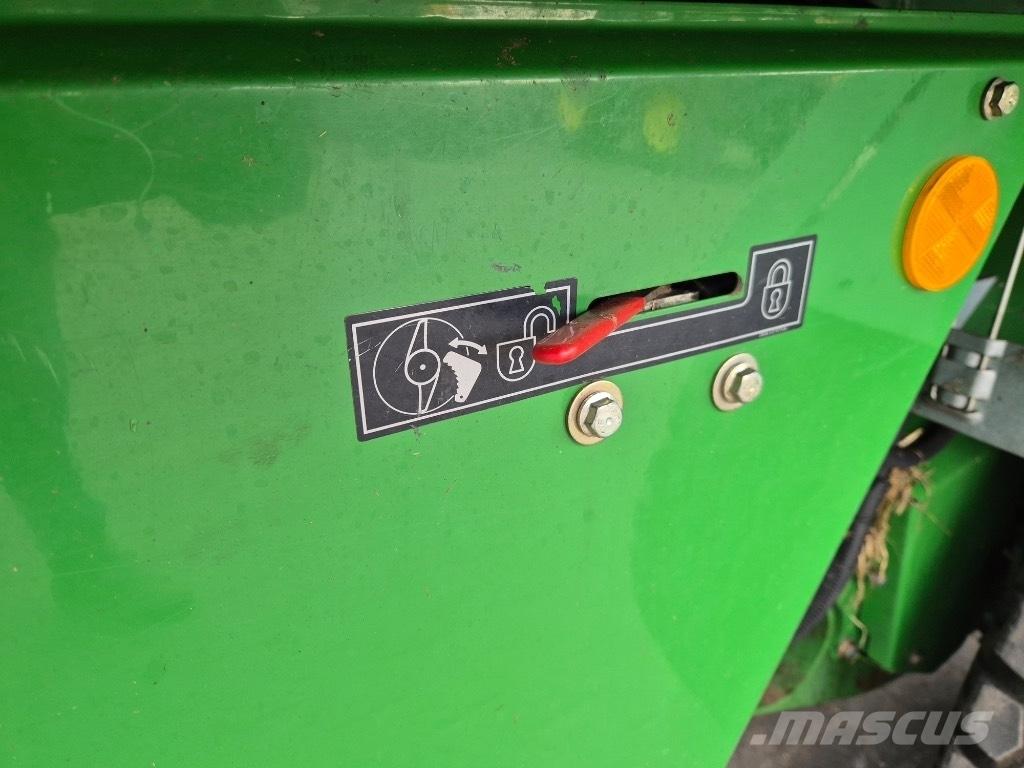 John Deere 678 Round Balers