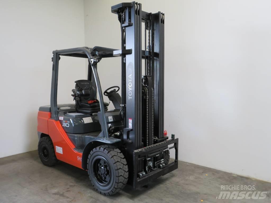 Toyota 8 FD F 30 Diesel Forklifts