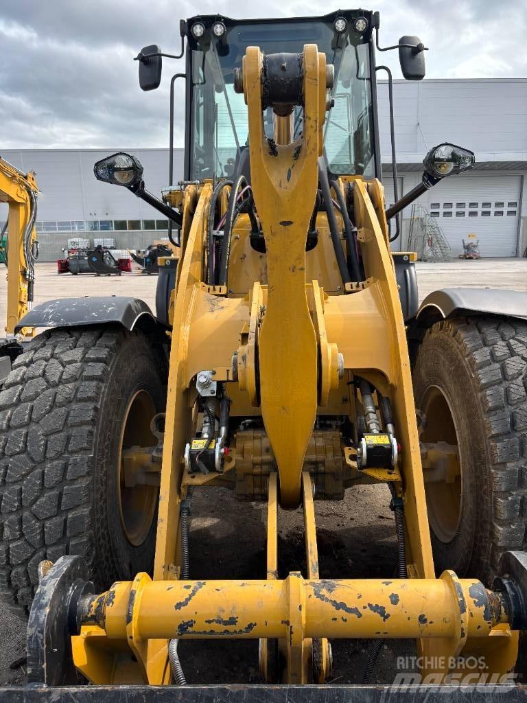 CAT 920 Wheel Loaders