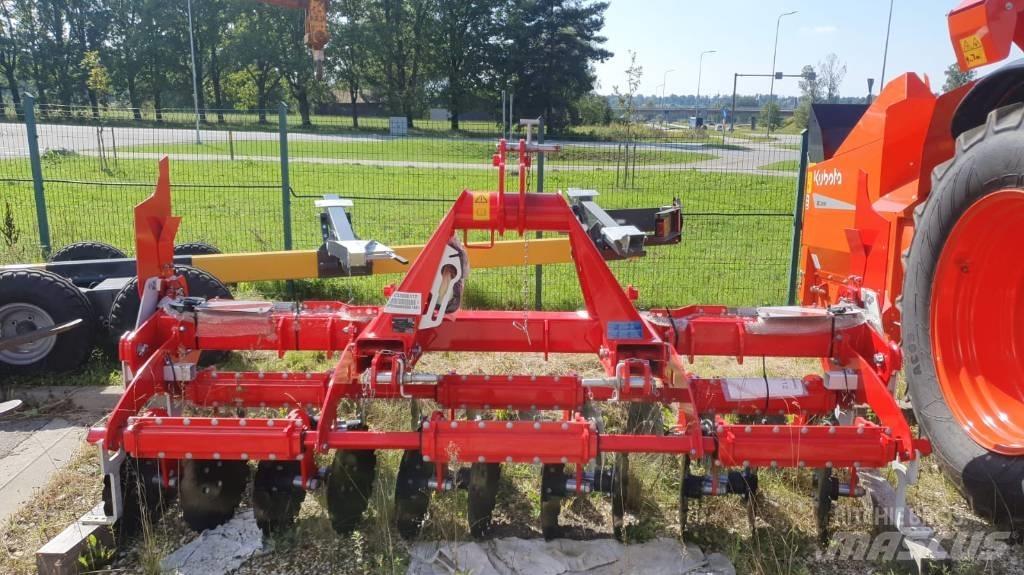Pöttinger FOX300D Cultivators