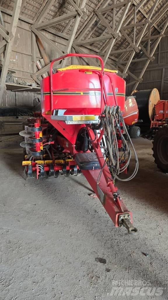 Väderstad Spirit 400 Farm Drills