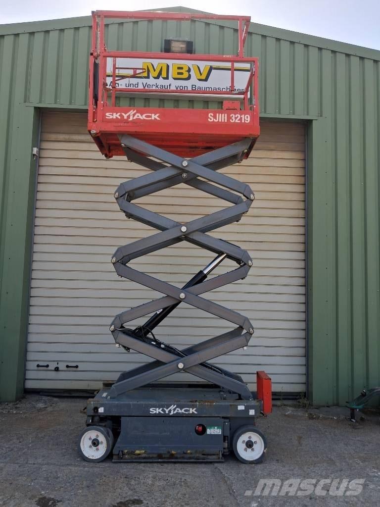 SkyJack SJ III 3219 Scissor Lifts