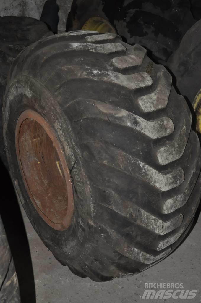 Petlas 600/50x22.5 Tires, wheels and rims