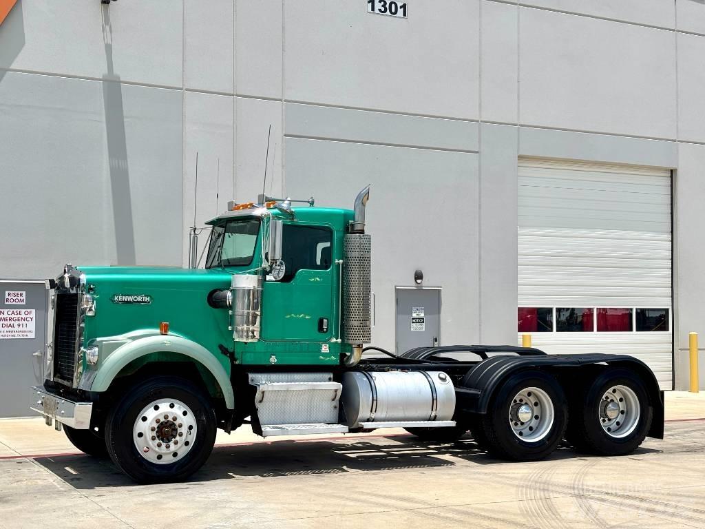 Kenworth W 900 Conventional Trucks / Tractor Trucks