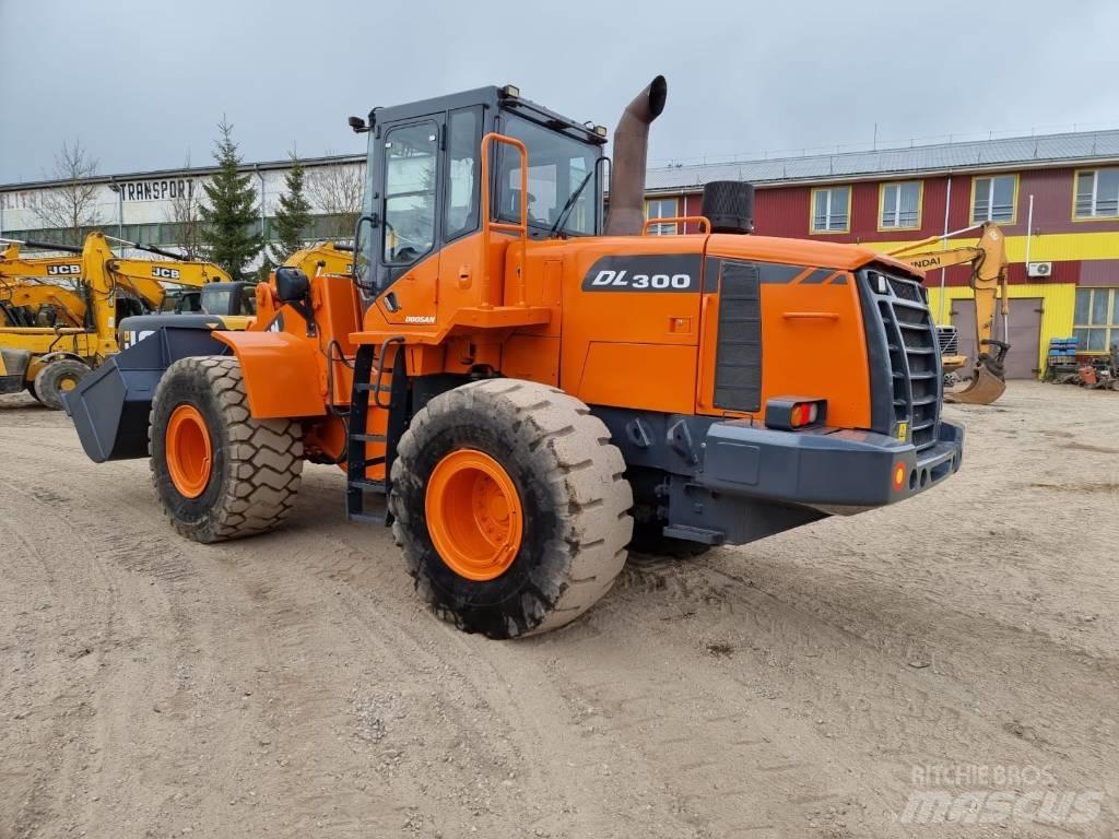 Doosan DL 300-3 Wheel Loaders