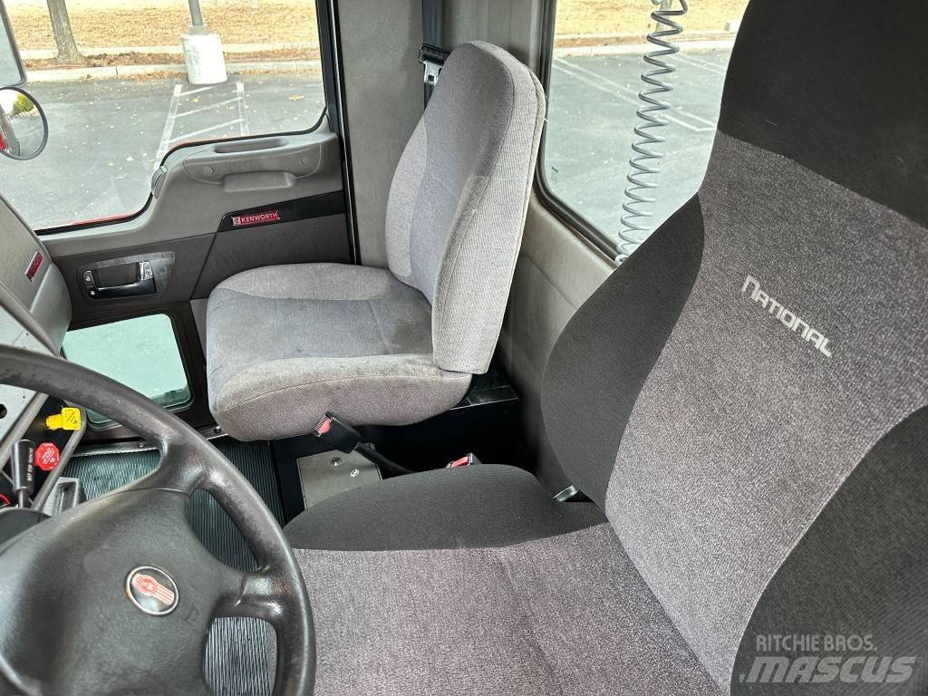Kenworth T370 Conventional Trucks / Tractor Trucks