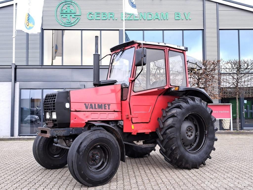 Valmet 405 Tractors