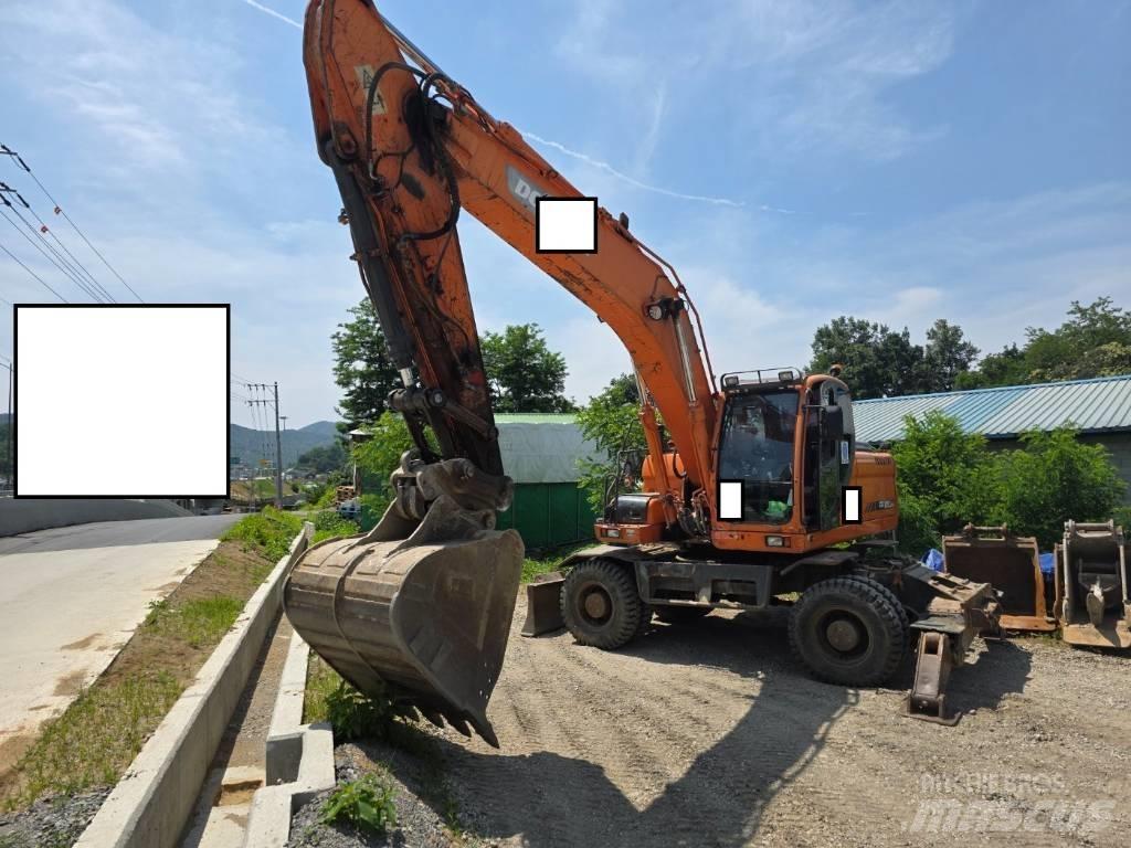 Doosan DX 210 W Wheeled Excavators
