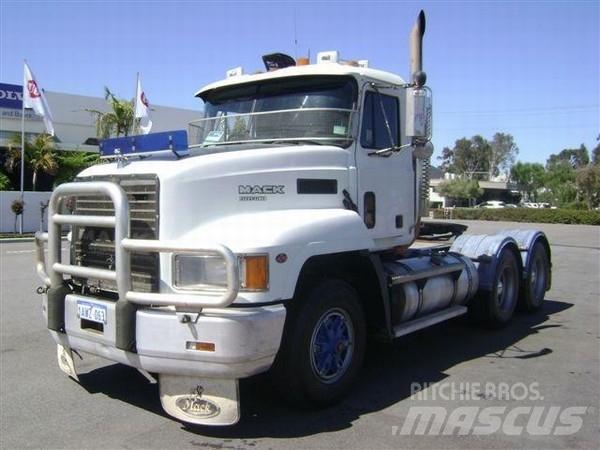 Mack Fleetliner Conventional Trucks / Tractor Trucks