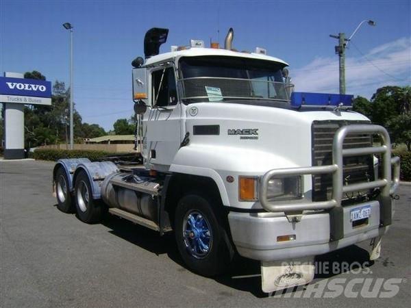 Mack Fleetliner Conventional Trucks / Tractor Trucks