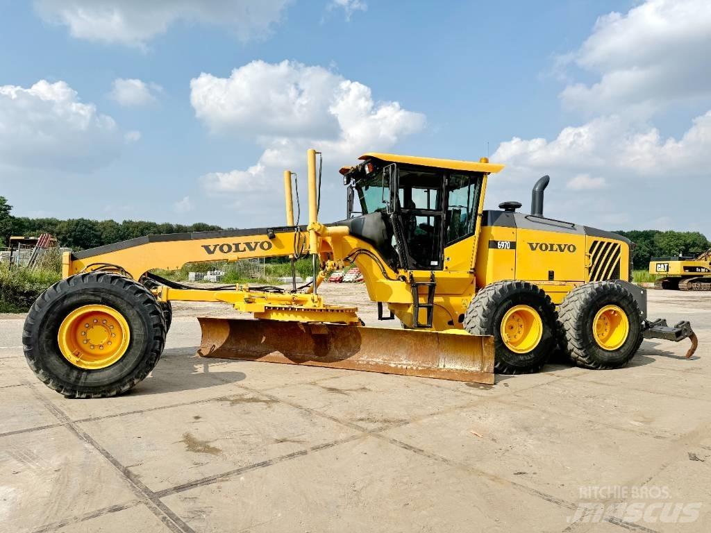 Volvo G970 + RIPPER Motor Graders