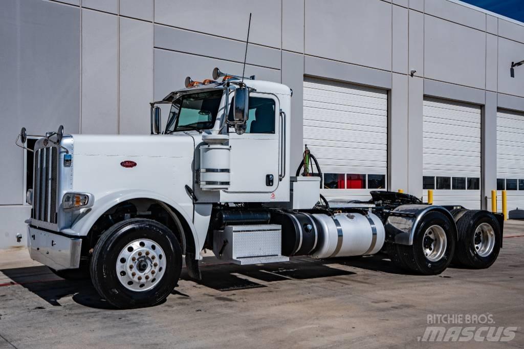 Peterbilt 389 Conventional Trucks / Tractor Trucks