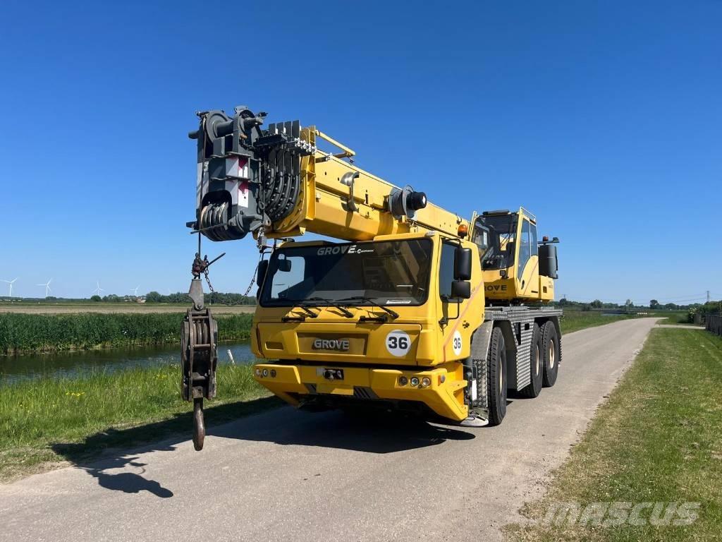 Grove GMK 3060 Mobile and all terrain cranes