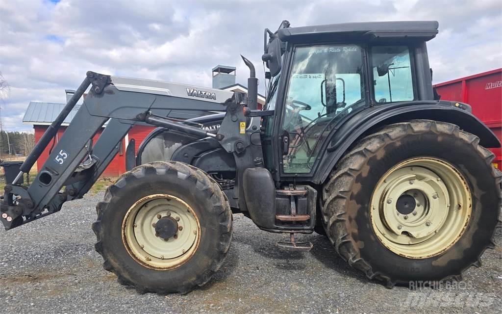 Valtra N141 HiTech Tractors