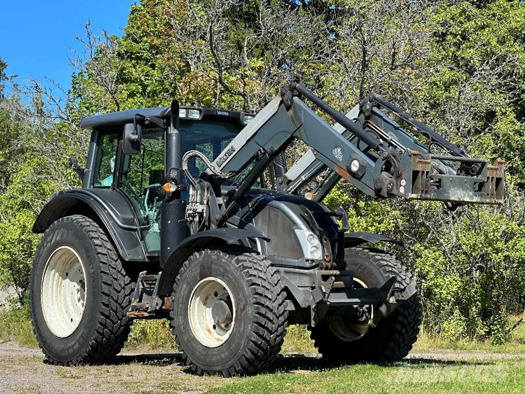 Valtra N 123 H5 Tractors