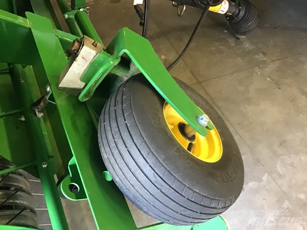 John Deere V461M Round Balers
