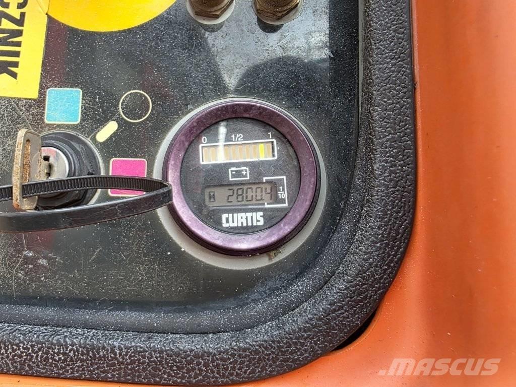 JLG 300 AJP Articulated boom lifts