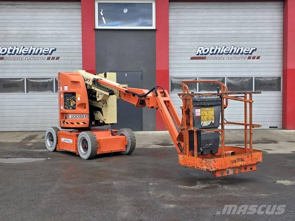JLG 300 AJP Articulated boom lifts