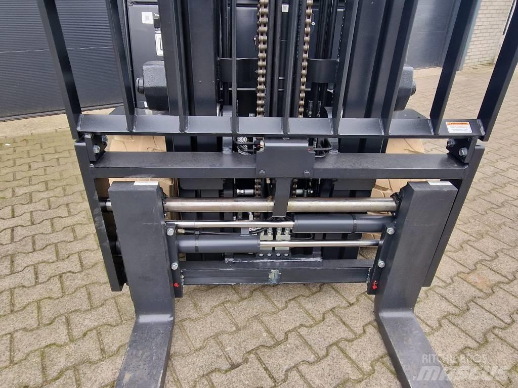 Bobcat B 30 X-7 Plus Electric Forklifts