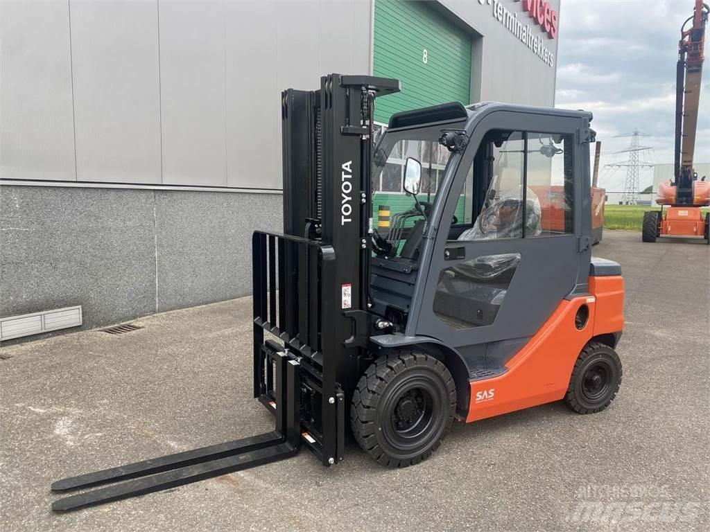 Toyota 52-8FDF25 Diesel Forklifts