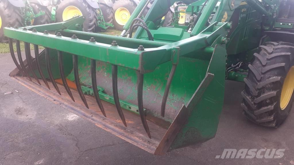 John Deere 6110 R Tractors