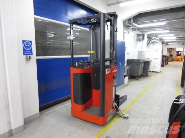 Linde L1600 Self Propelled Stackers