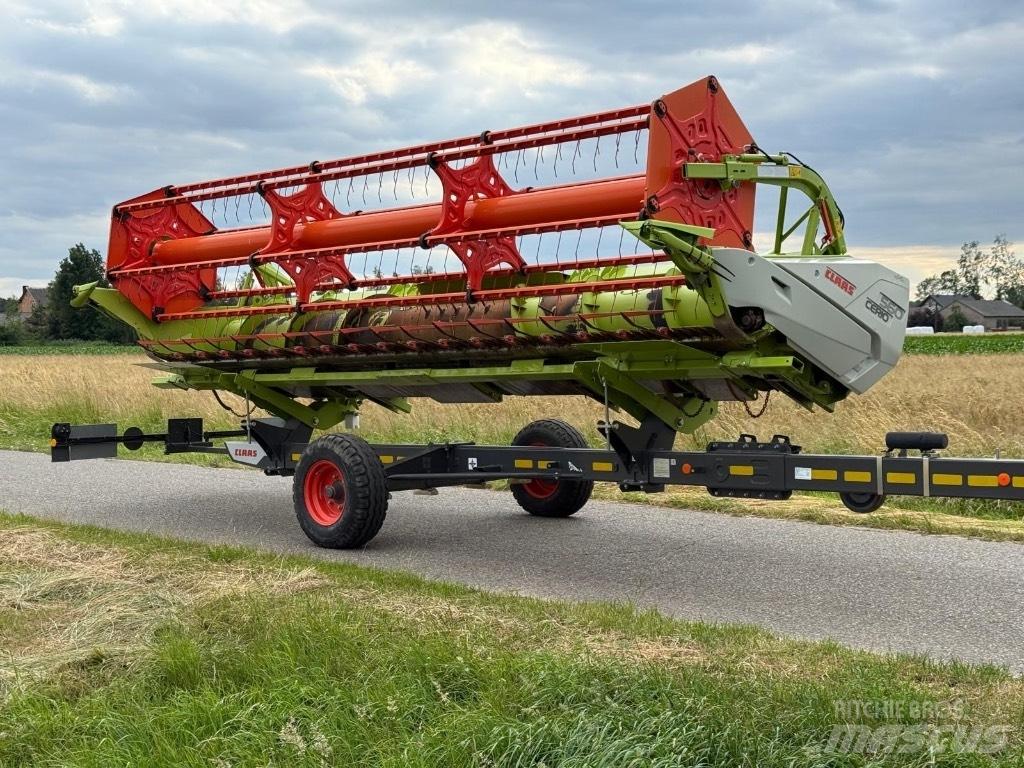 CLAAS 560 Cerio Combine Attachments