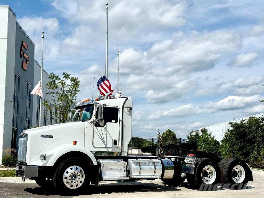 Kenworth T 800 Conventional Trucks / Tractor Trucks