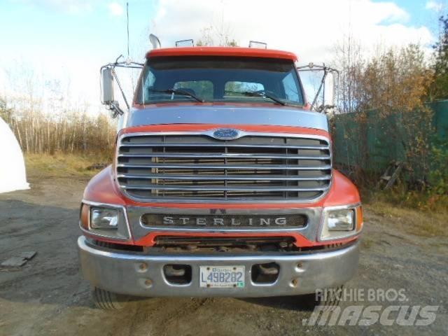 Sterling L 9513 Conventional Trucks / Tractor Trucks