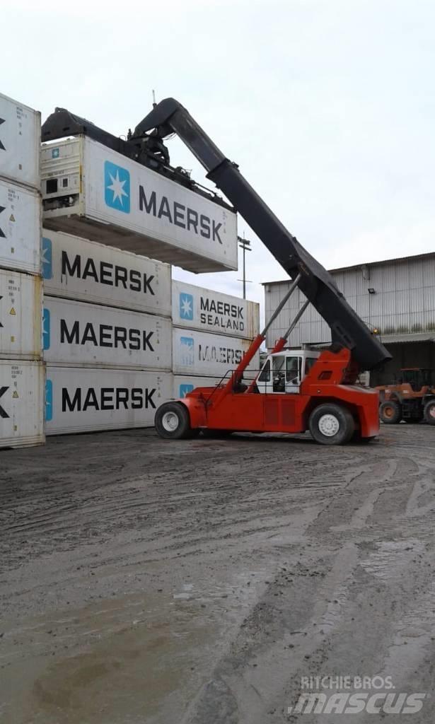  4500 S6 Reach trucks