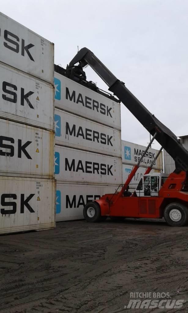  4500 S6 Reach trucks