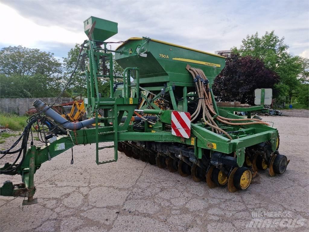 John Deere 750 A Drills