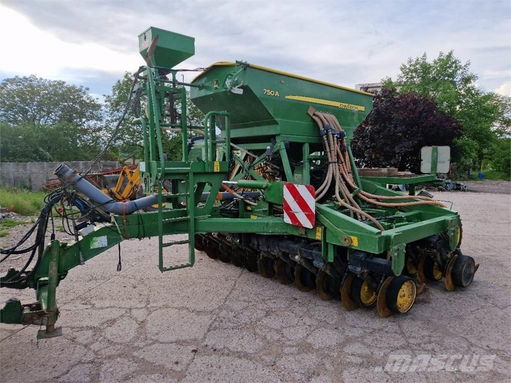 John Deere 750 A Drills