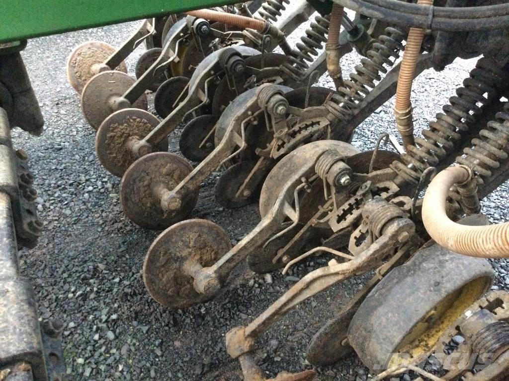 John Deere 750 A Drills