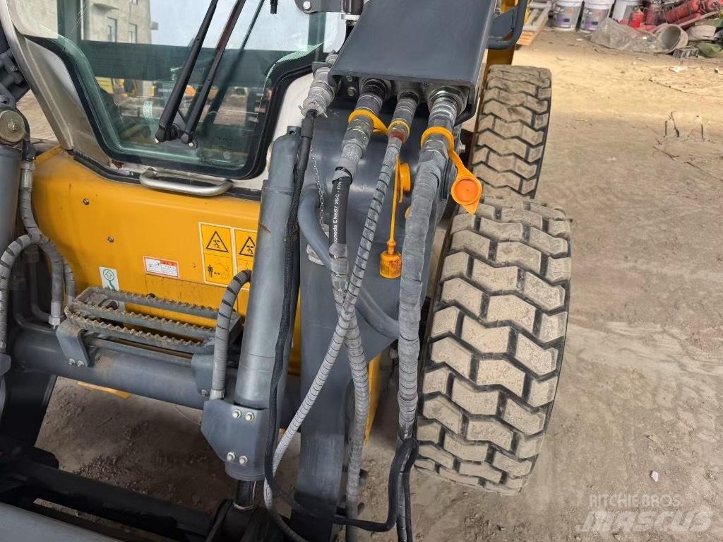LiuGong 385 B Skid Steer Loaders
