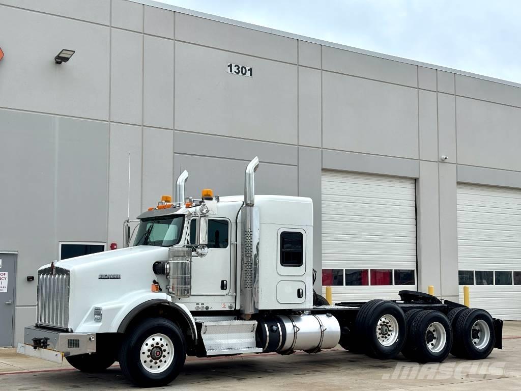 Kenworth T 800 Conventional Trucks / Tractor Trucks