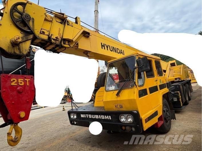 Hyundai HC 25 Crawler Cranes