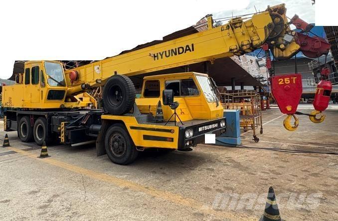 Hyundai HC 25 Crawler Cranes