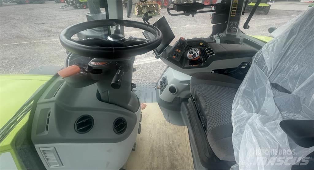 CLAAS AXION 960 TT Tractors