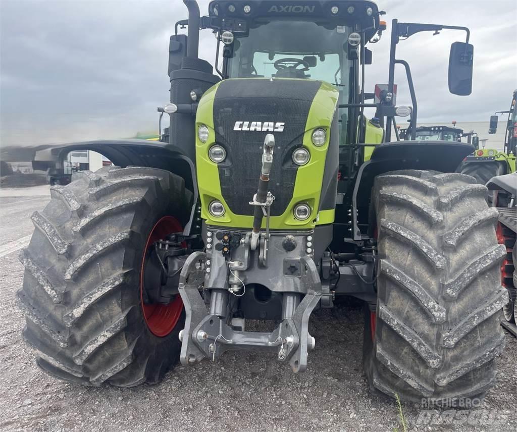 CLAAS AXION 960 TT Tractors
