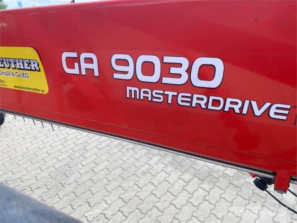 Kuhn GA 9030 Swathers \ Windrowers