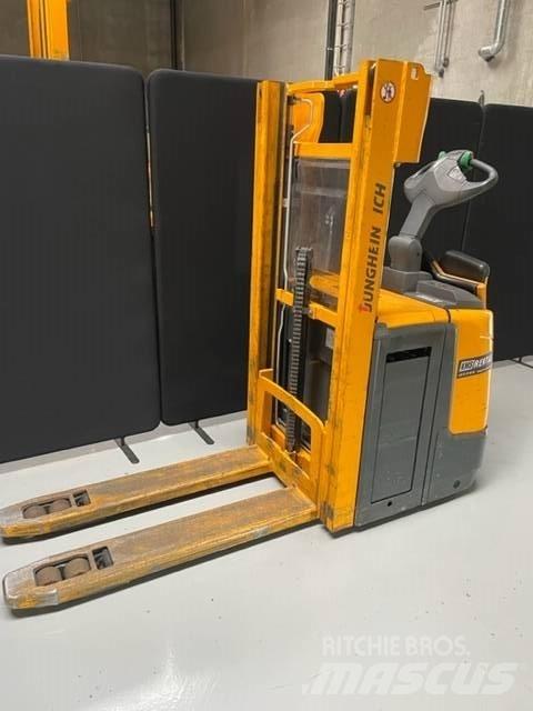Jungheinrich ERC 212 Pedestrian stacker