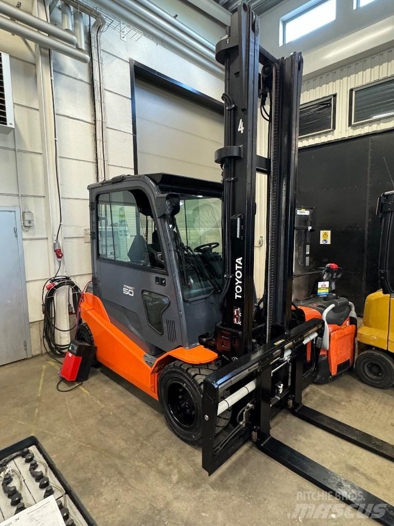 Toyota 8FBMT50 Electric Forklifts