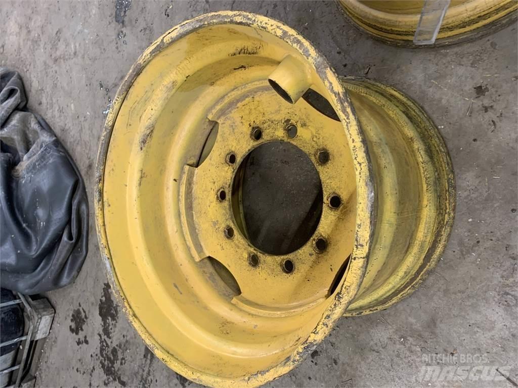 Ösa 250 20x26,5 Tires, wheels and rims