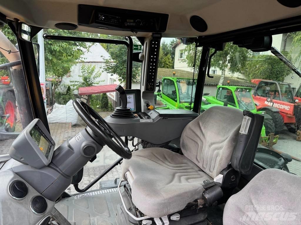 JCB FASTRAC 4220 Tractors