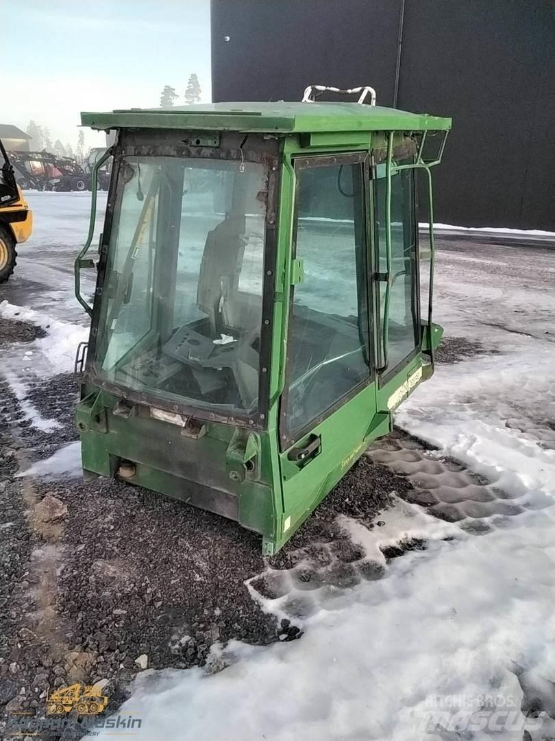 John Deere 1710 Cabins and interior