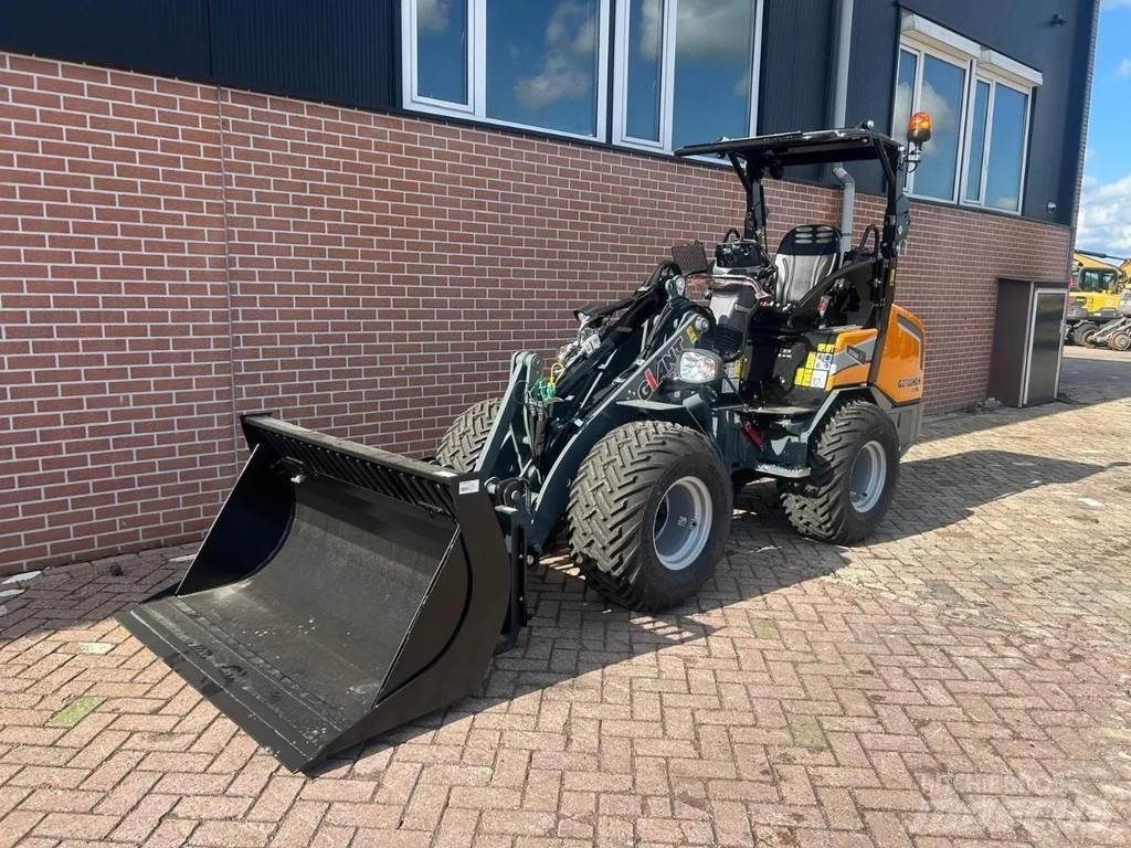 GiANT G2700 Mini Loader