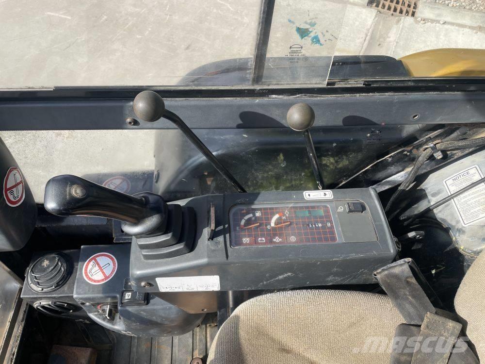 CAT 302.5 Mini Excavators <7t (Mini Diggers)