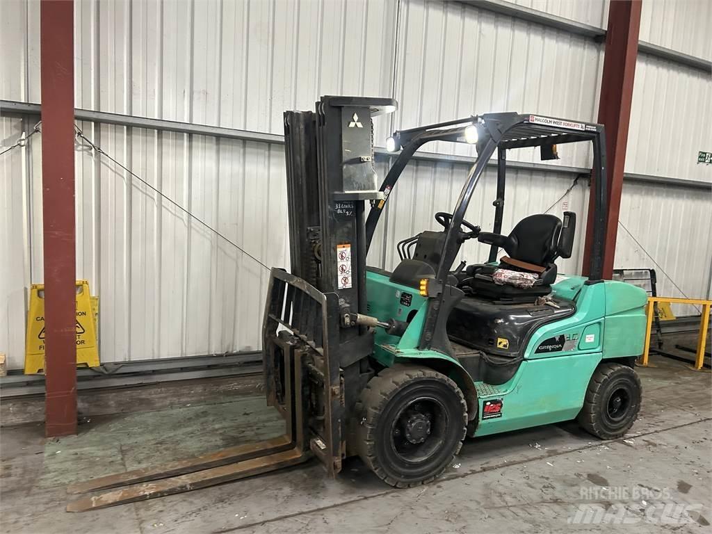 Mitsubishi FD30NT Diesel Forklifts